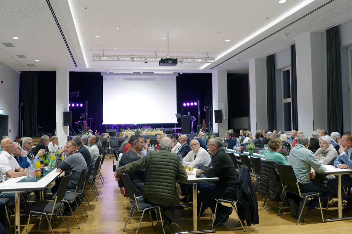 location-veranstaltungsraum-geratal-graefenroda-buergerhaus-deutscher-hof-graefenroda-grosser-saal-04