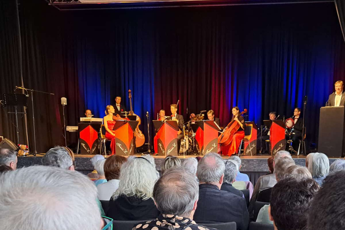 location-veranstaltungsraum-geratal-graefenroda-buergerhaus-deutscher-hof-graefenroda-grosser-saal-05