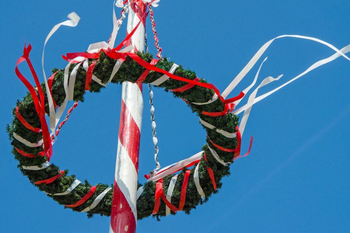 maibaumsetzen-gemeinde-geratal_2022