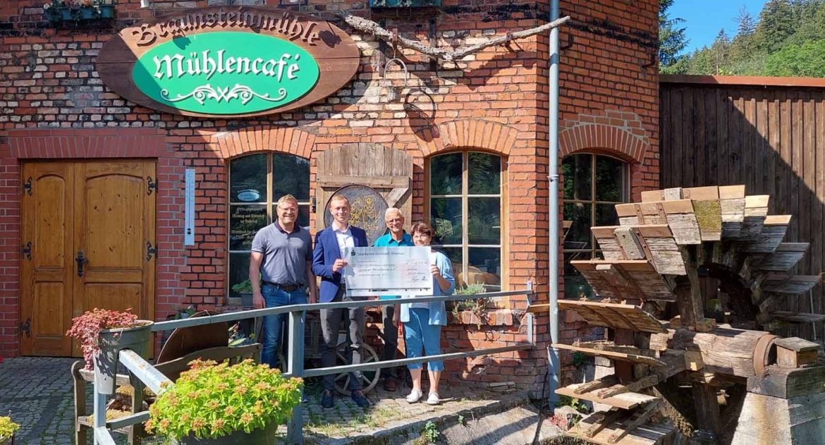 2022-07-22_Checkuebergabe-Heimatfreunde-Geratal-Sparkasse