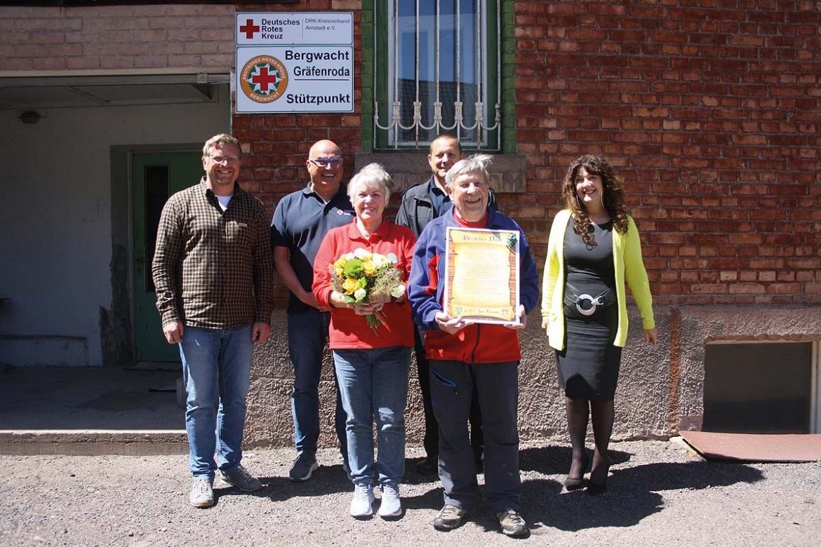 landraetin-petra-enders-ehrt-erhard-schumann-fuer jahrzehntelanges-ehrenamt_01