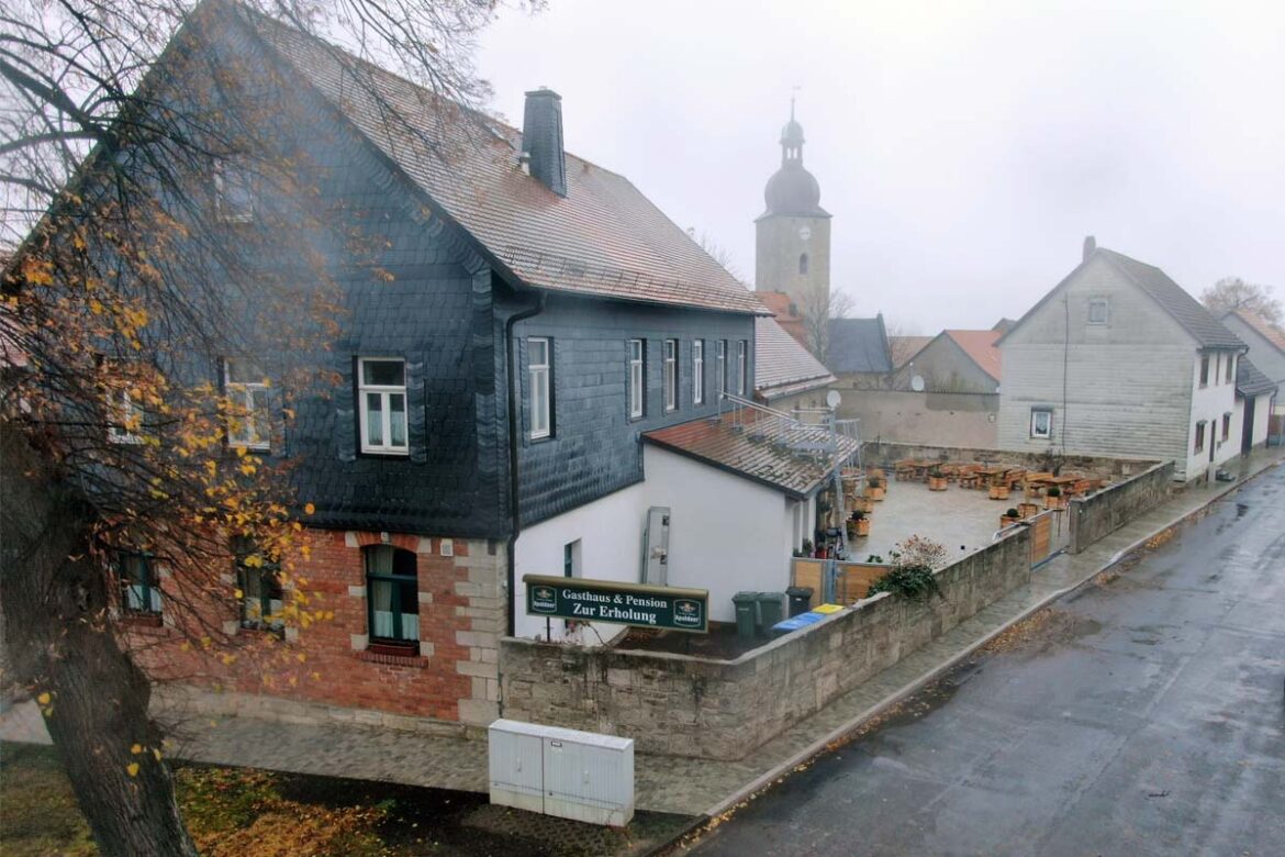 uebergabe-freiflaeche-gossel_gasthaus-pension-zur-erholung_gemeinde-geratal_00
