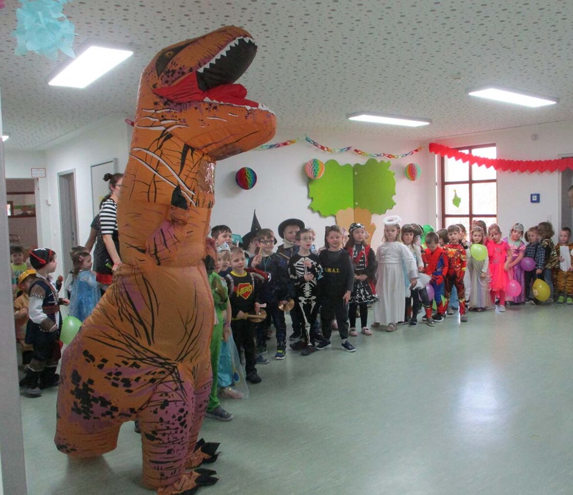 fasching-im-kindergarten-regenbogen-geraberg_00