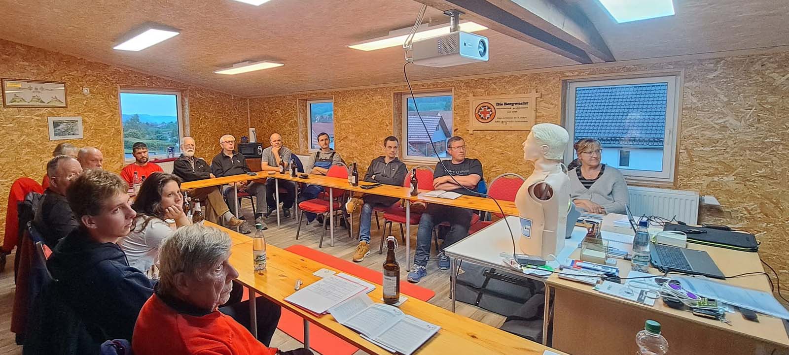 aed-schulung-bergwacht-graefenroda_2024_03