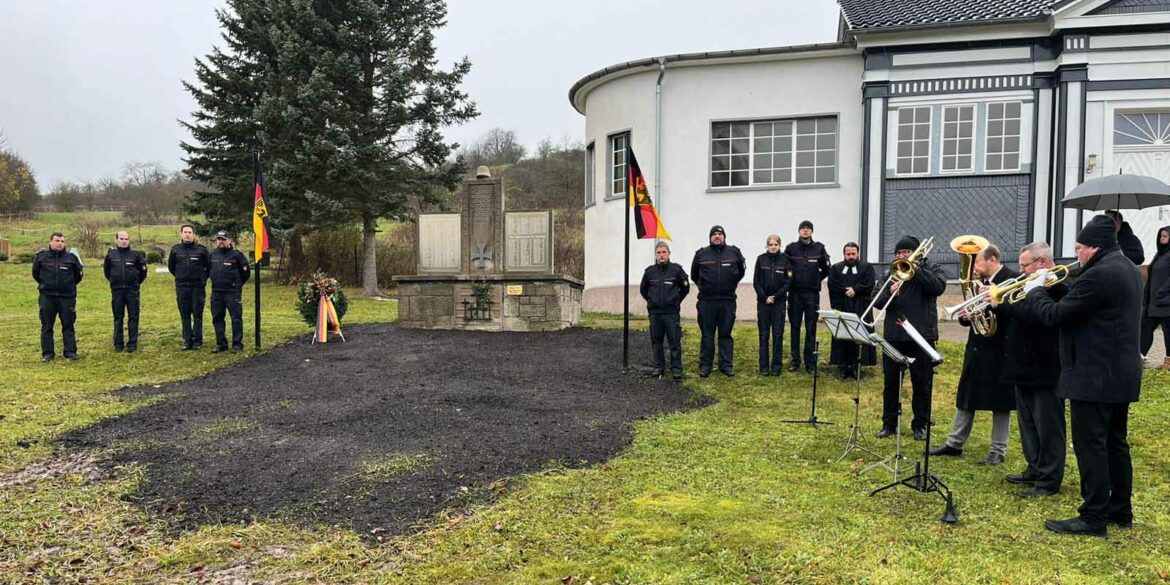 gedenken-zum-volkstrauertag-graefenroda_17-11-2024