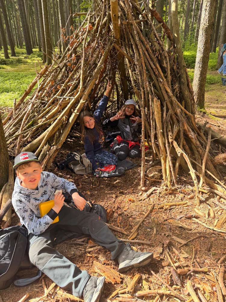 entspannter-tag-im-wald-grundschule-an-der-burglehne-graefenroda-04